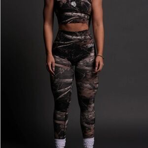 Women's Camouflage High-Waisted Leggings